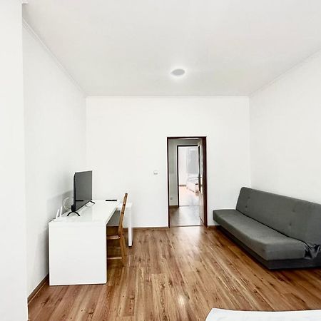 Apartment Erika การ์โลวีวารี ภายนอก รูปภาพ