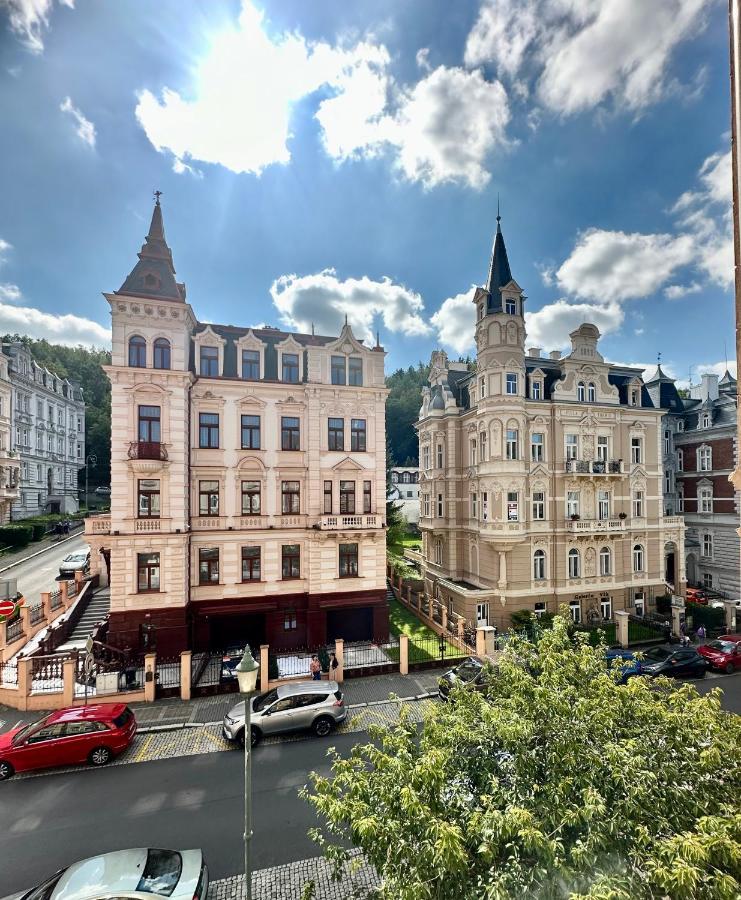 Apartment Erika การ์โลวีวารี ภายนอก รูปภาพ