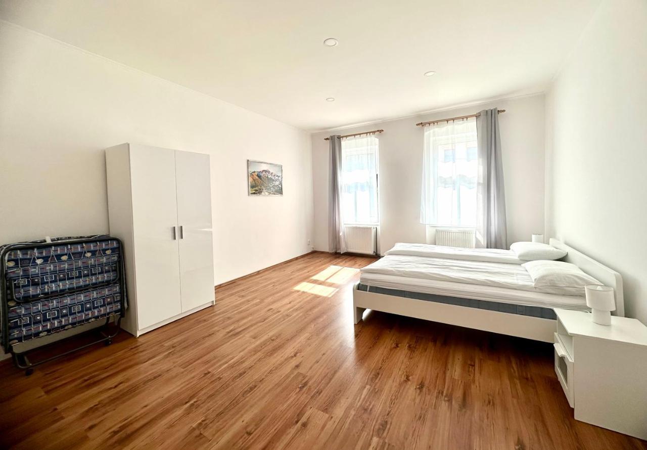 Apartment Erika การ์โลวีวารี ภายนอก รูปภาพ